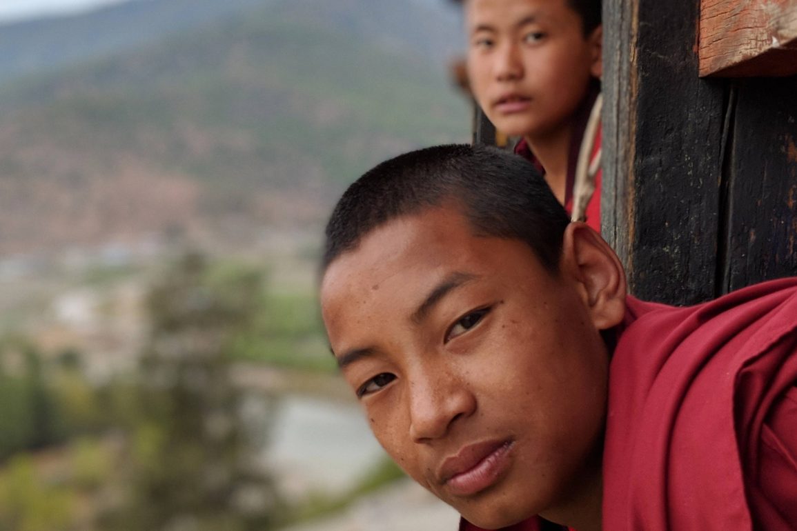 Mönch-Studenten in Paro, Bhutan. Bild: Riken Patel, CC0, Unsplash
