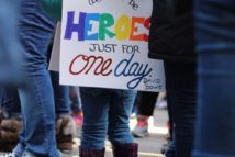 Schild im Protest